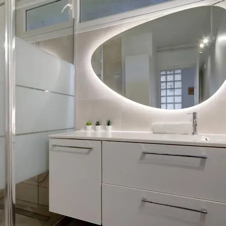 Le Smile - 3 Bedrooms - 8pers - Parking - Centre Gare