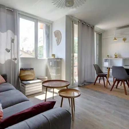 Le Smile - 3 Bedrooms - 8pers - Parking - Centre Gare *